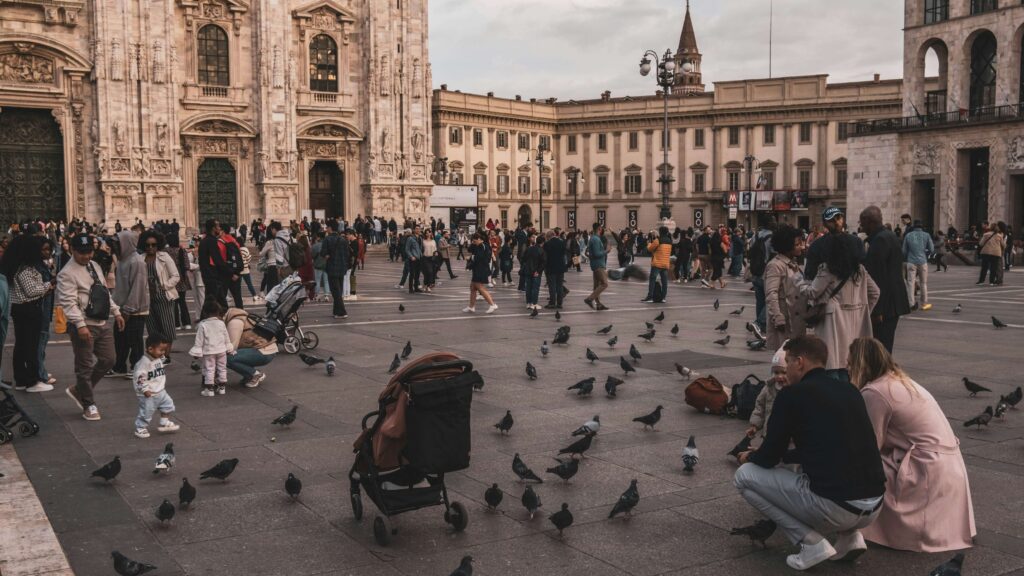 Människor på väg till jobbet i Italien