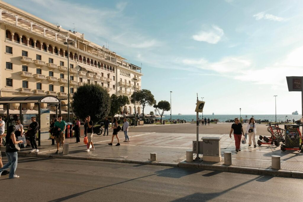 People on their way to work in Thessaloniki
